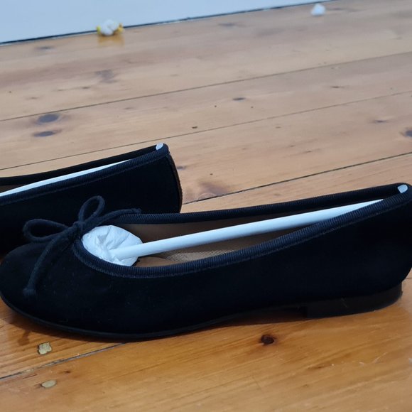 Margaux NY, Black Suede "Demi" Ballet Flat - Size 35.5 - Picture 5 of 7